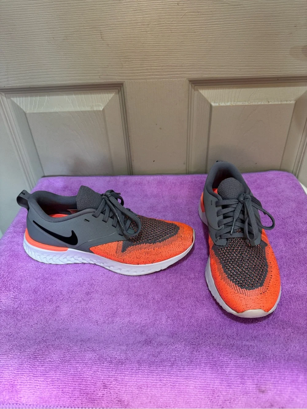 Nike Odyssey React 2 Flyknit Women's Size 6.5 Grey Bright Mango AH1016-004